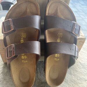 Men’s Arizona Birkenstock Brown Leather size 44